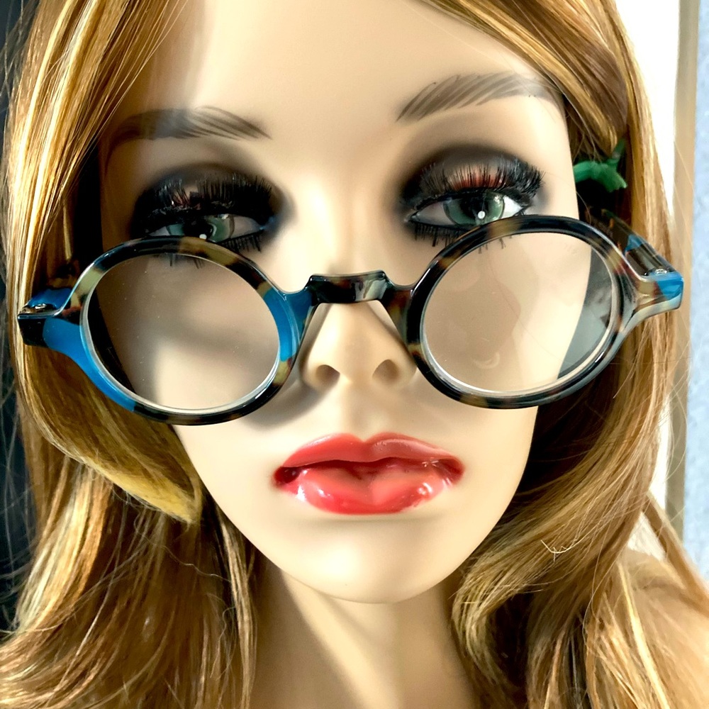 K-Eyes French Brand 250 Round Readers never worn